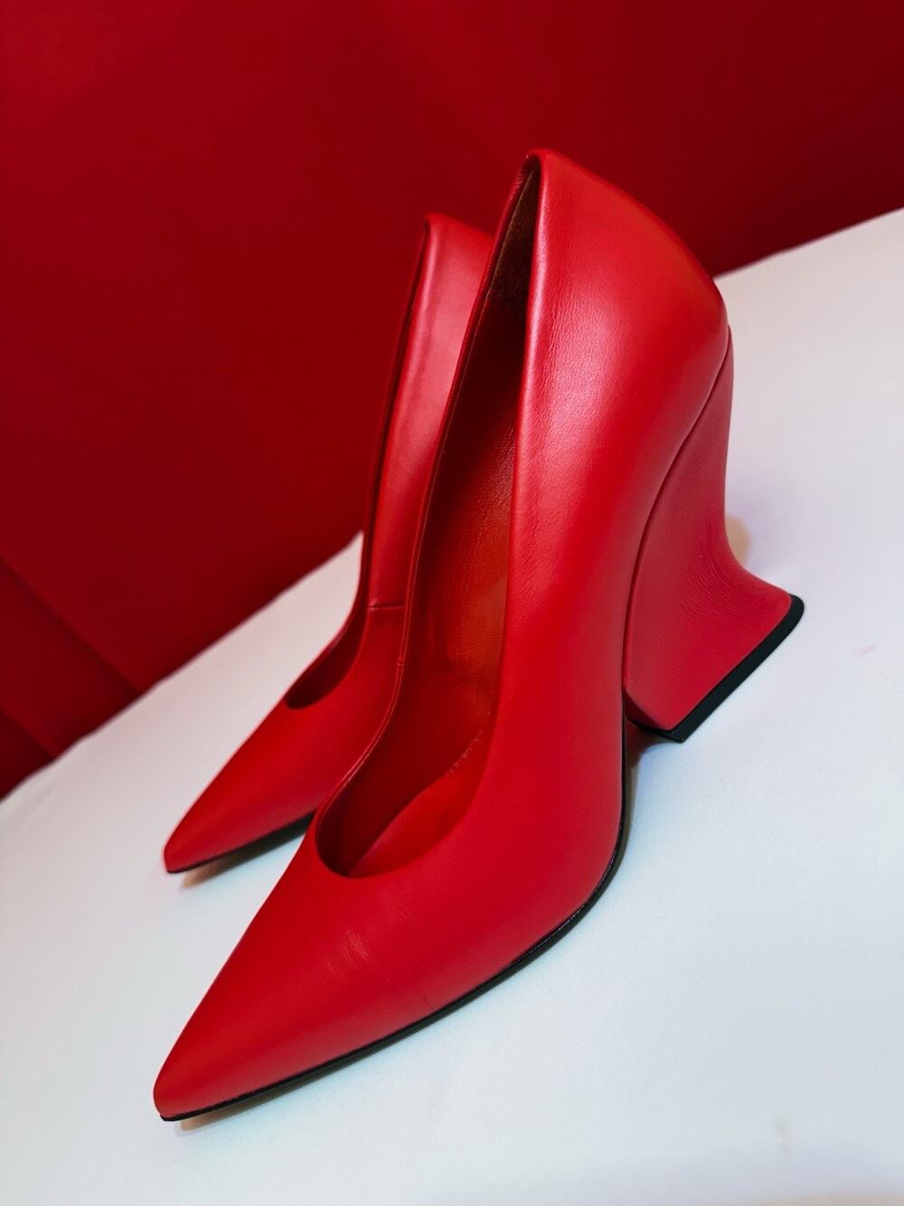 Sz 40 US 8.5 Italy Pumps Sheepskin Red 8 Yoox Wedge Pointed Toe Geometric Heel